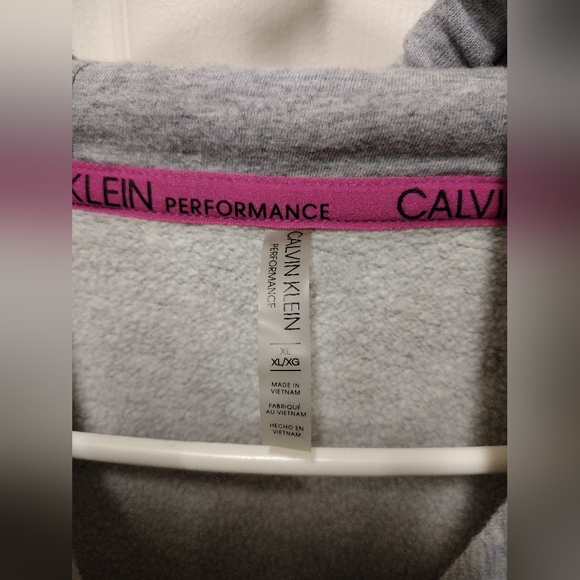 Calvin Klein performance sweatshirt - Picture 3 of 3
